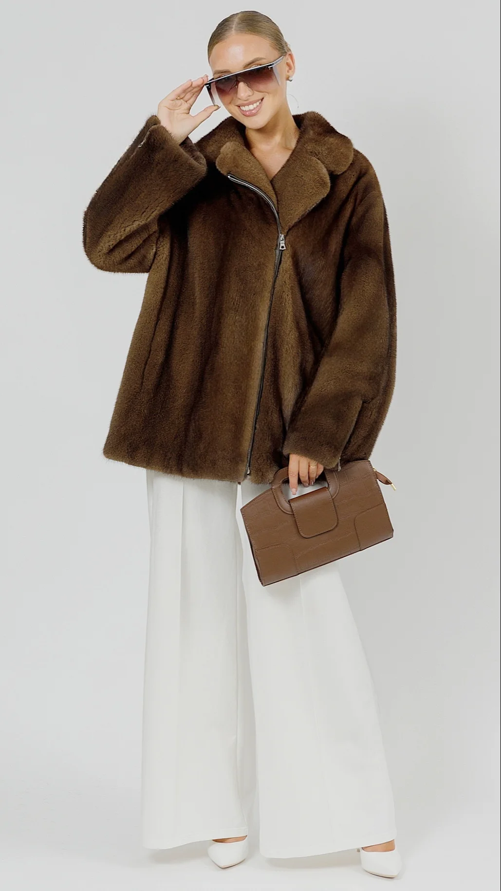 Шуба из меха норки Орех - фото №2