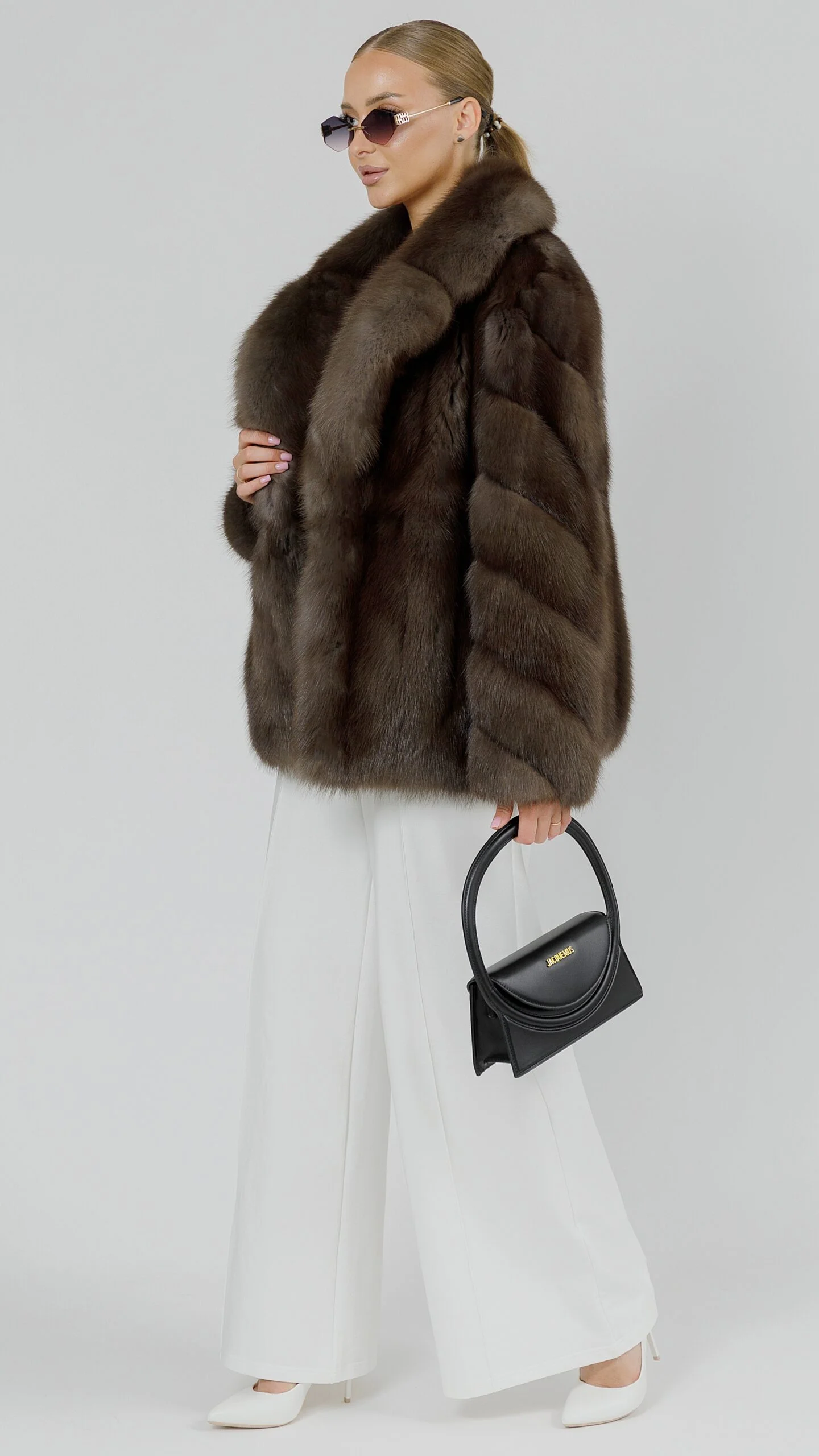 Полушубок из меха куницы Truffle с английским воротником. Реплика Braschi